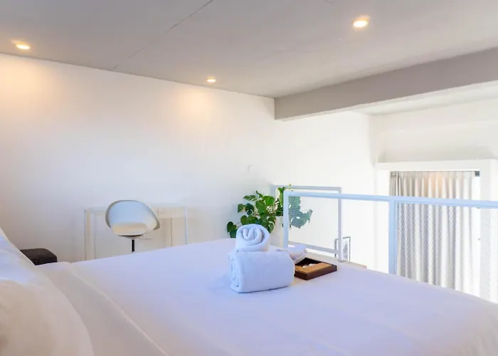 Modern 1br Tropical Loft With Shared Pool *